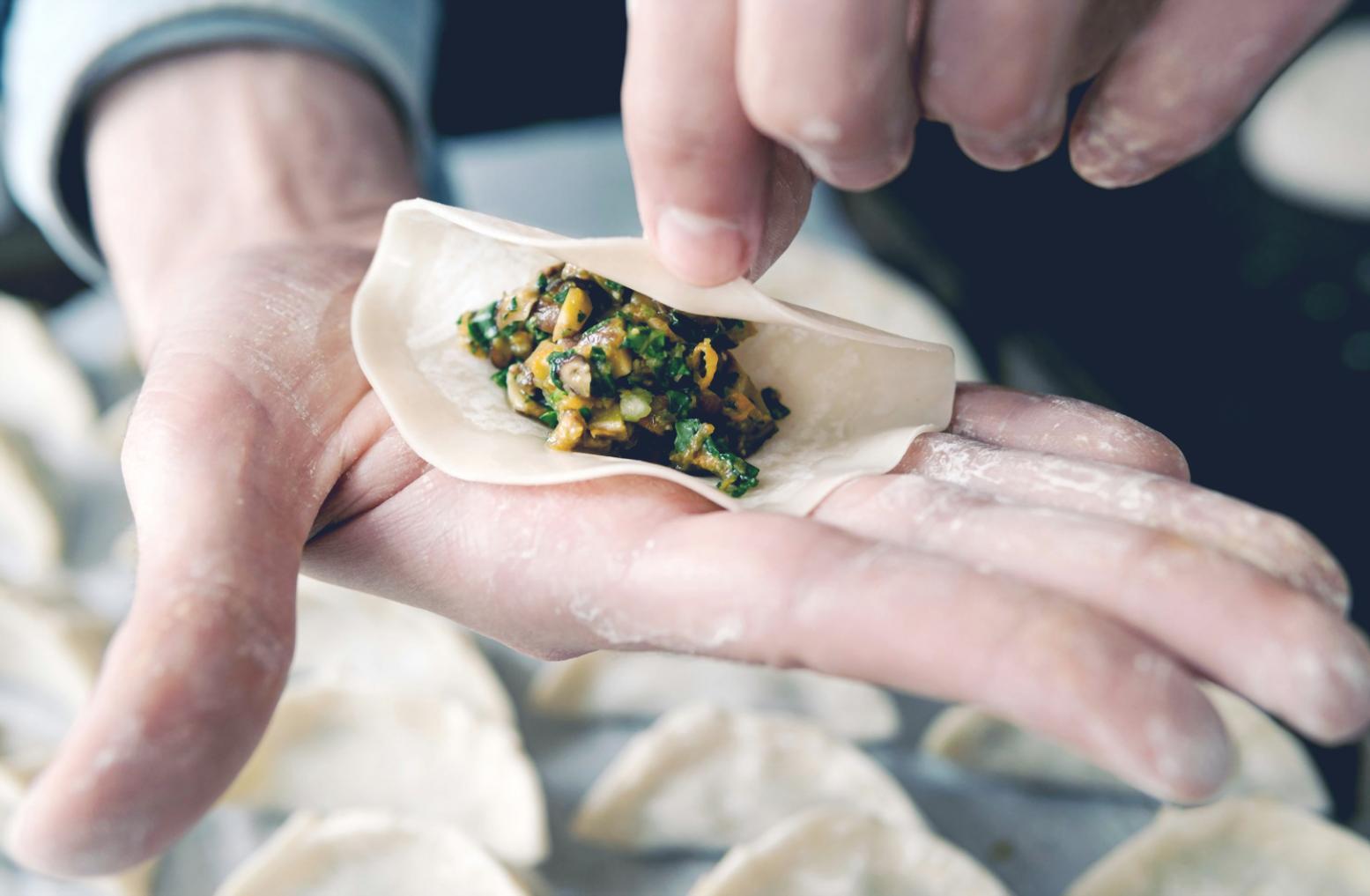 Готовые веганские блюда разных текстур и цветов